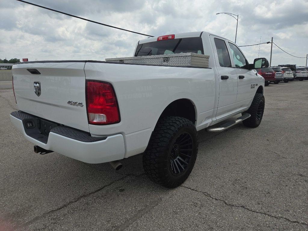 RAM 1500 Tradesman Quad Cab 4WD 2015