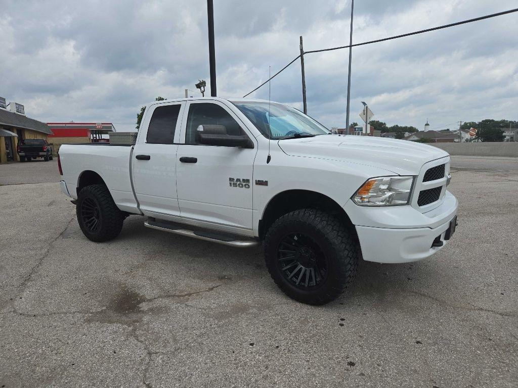 RAM 1500 Tradesman Quad Cab 4WD 2015
