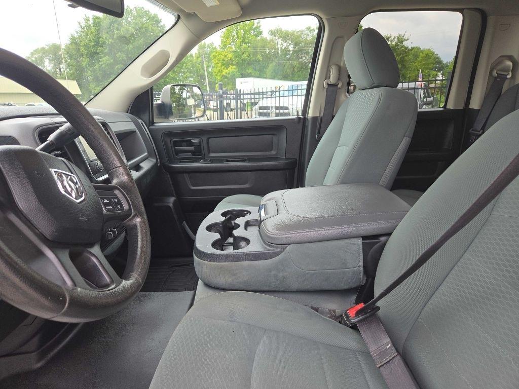 RAM 1500 Tradesman Quad Cab 4WD 2015