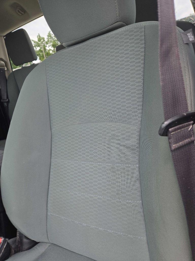 RAM 1500 Tradesman Quad Cab 4WD 2015