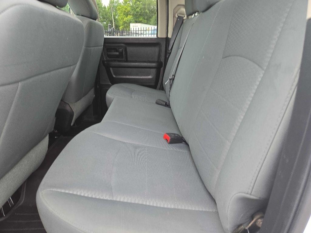 RAM 1500 Tradesman Quad Cab 4WD 2015