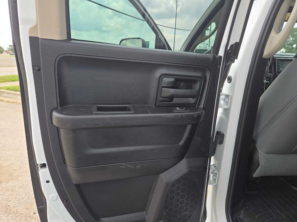 RAM 1500 Tradesman Quad Cab 4WD 2015
