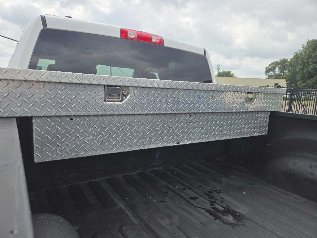 RAM 1500 Tradesman Quad Cab 4WD 2015