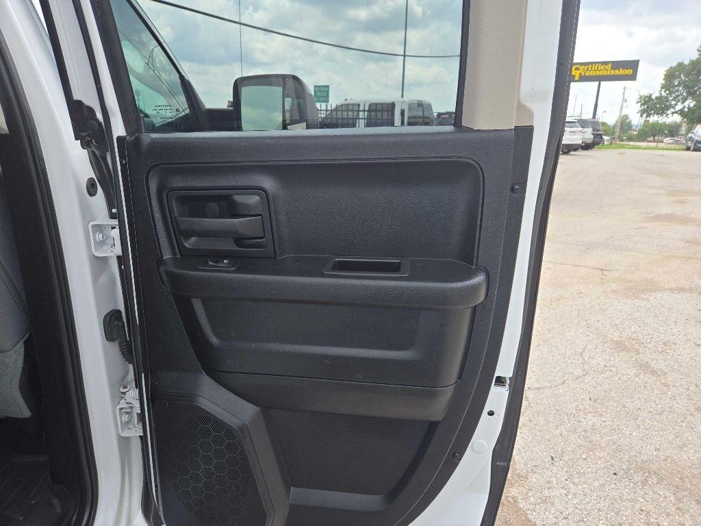 RAM 1500 Tradesman Quad Cab 4WD 2015