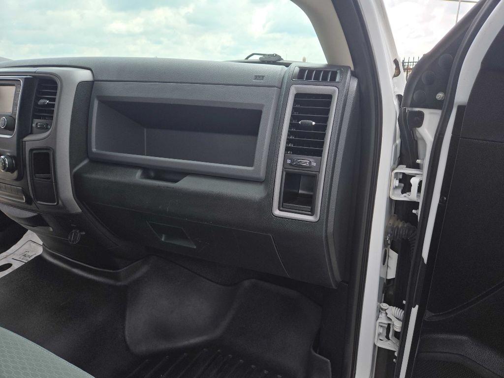 RAM 1500 Tradesman Quad Cab 4WD 2015