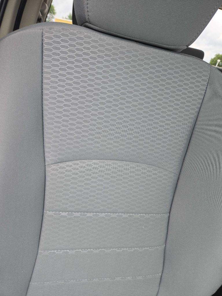 RAM 1500 Tradesman Quad Cab 4WD 2015