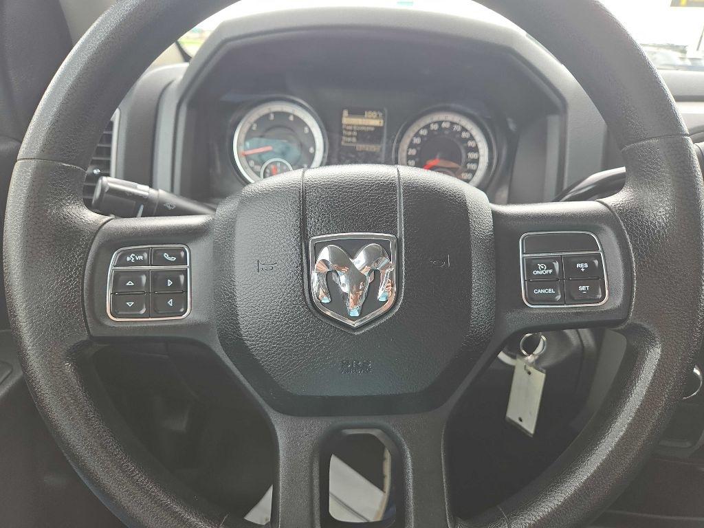 RAM 1500 Tradesman Quad Cab 4WD 2015