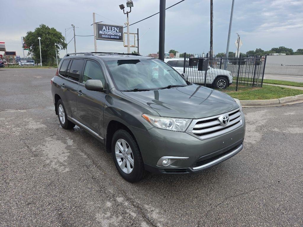 Toyota Highlander Base 4WD 2013
