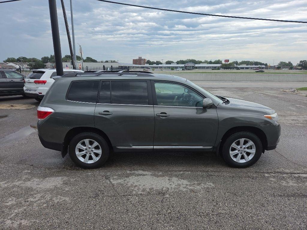 Toyota Highlander Base 4WD 2013