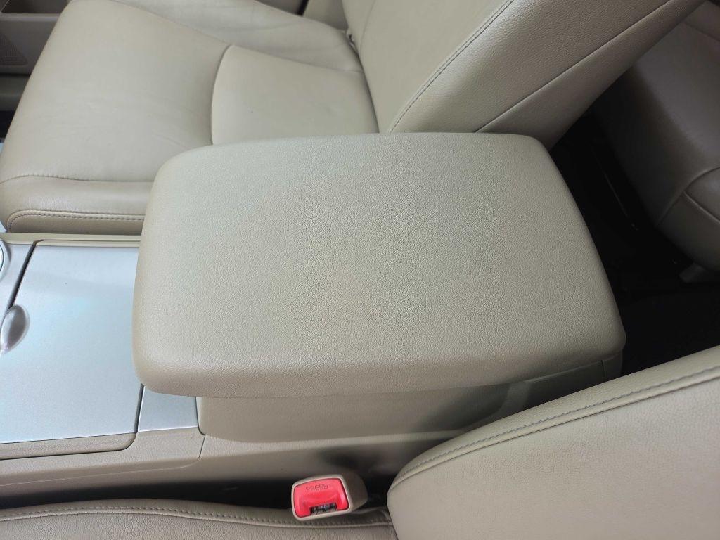 Toyota Highlander Base 4WD 2013