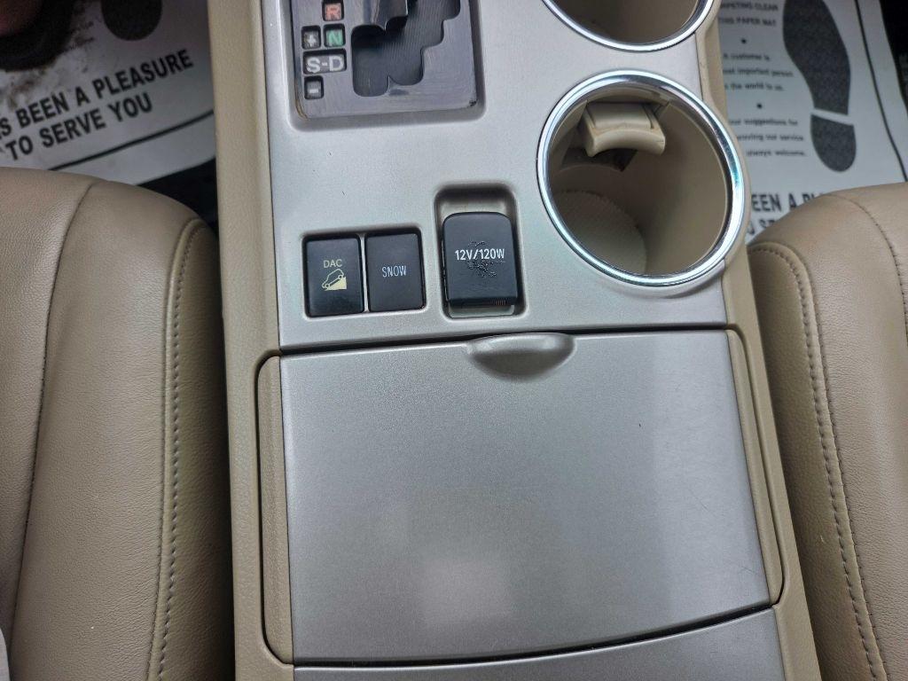 Toyota Highlander Base 4WD 2013