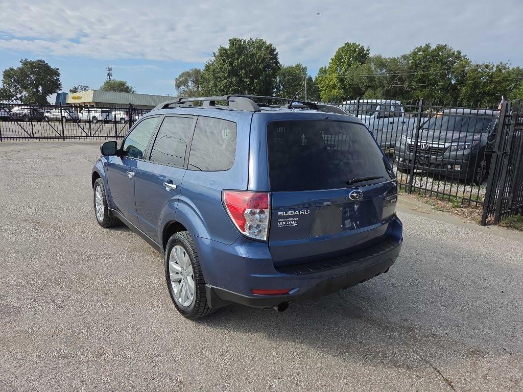 Subaru Forester photo 3