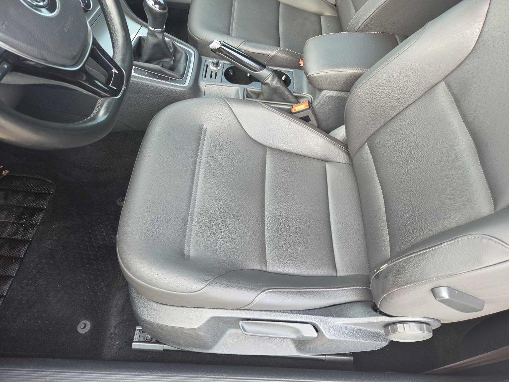 Volkswagen Golf photo 11