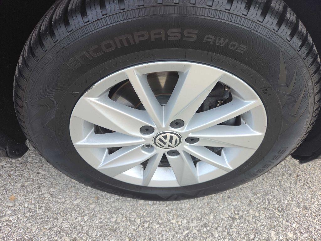 Volkswagen Golf photo 30