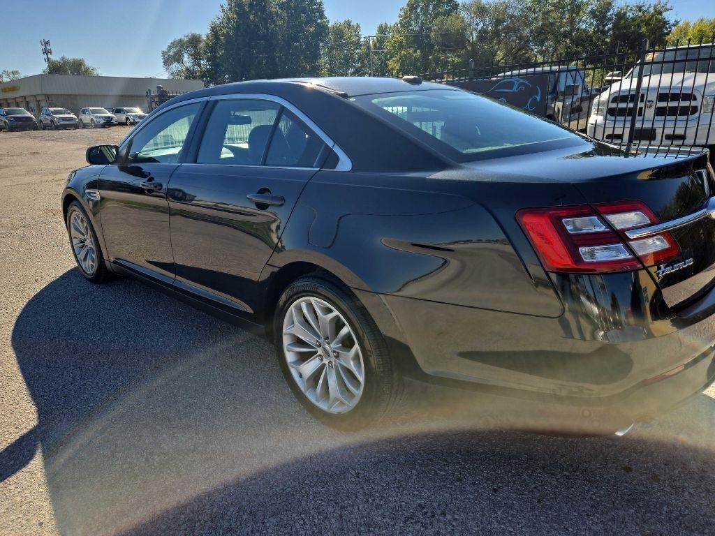 Ford Taurus Limited FWD 2015