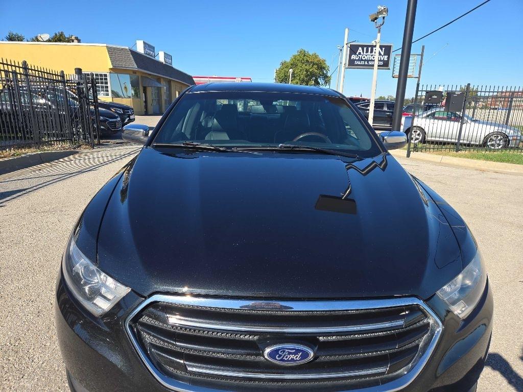 Ford Taurus Limited FWD 2015