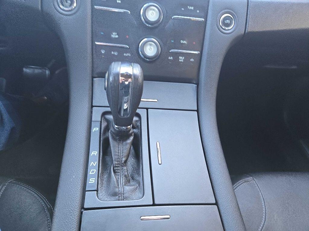 Ford Taurus Limited FWD 2015