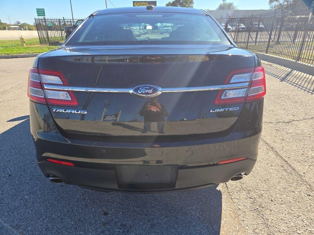 Ford Taurus Limited FWD 2015