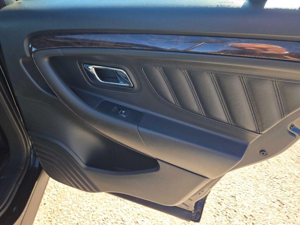 Ford Taurus Limited FWD 2015