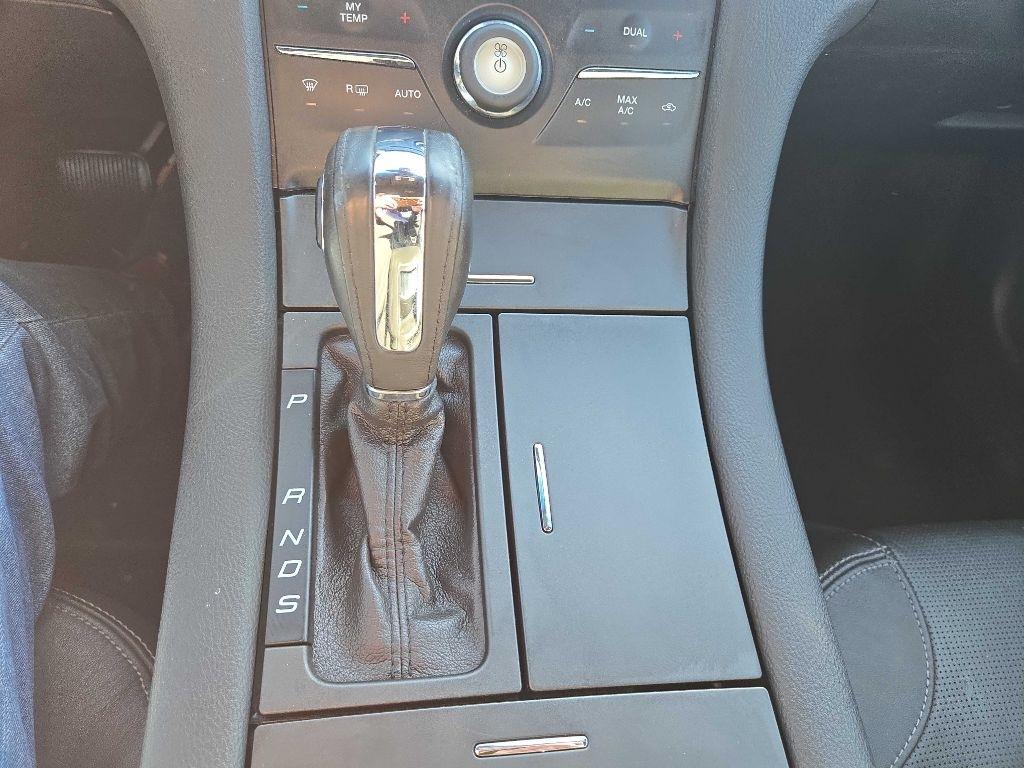 Ford Taurus Limited FWD 2015