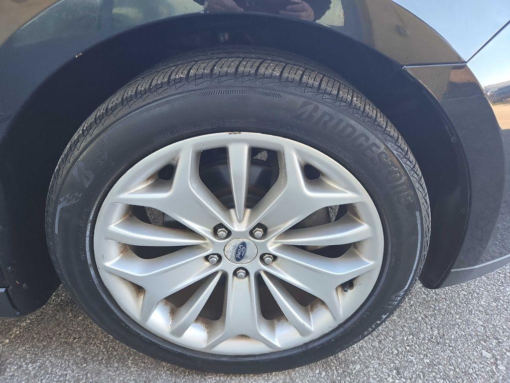 Ford Taurus Limited FWD 2015