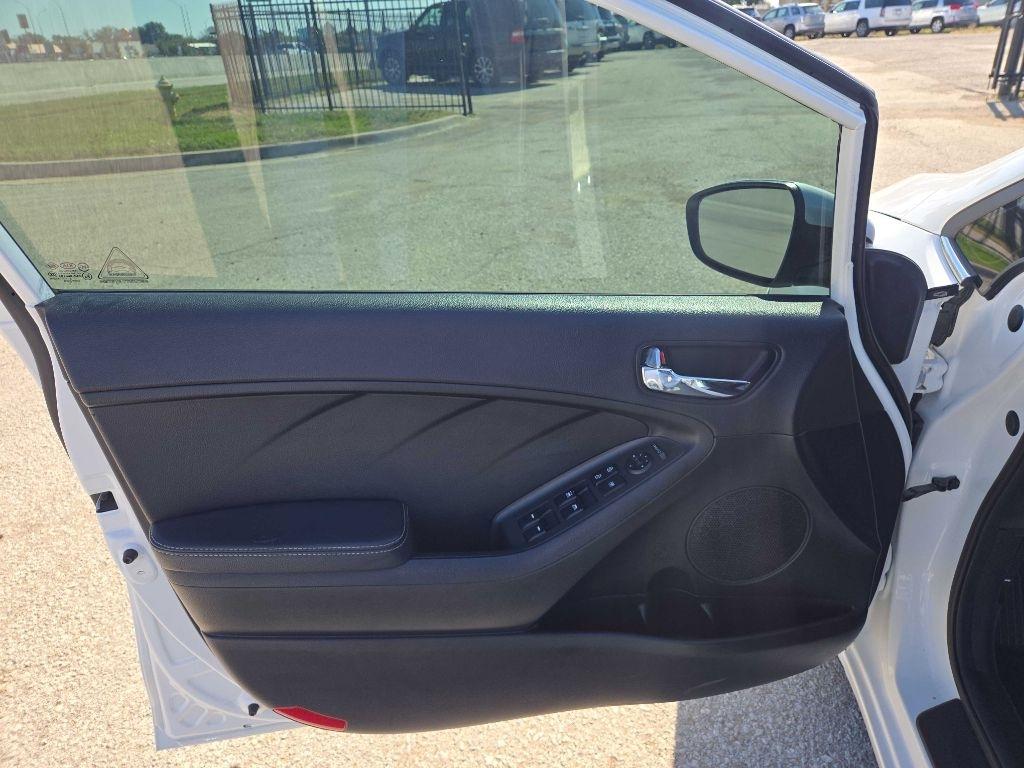 Kia Forte 5-Door EX 2016