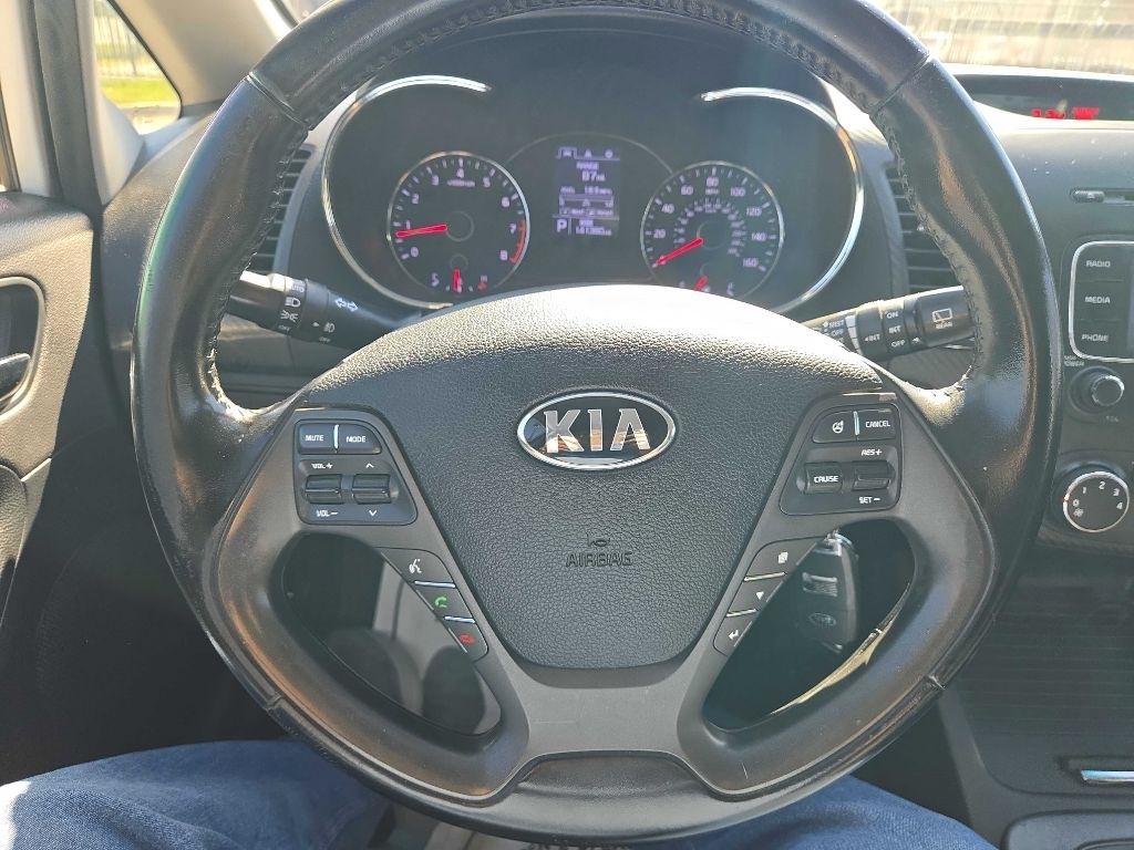 Kia Forte 5-Door EX 2016