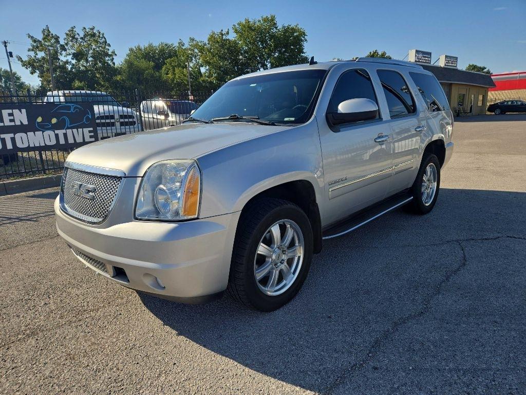 GMC Yukon Denali 4WD 2011