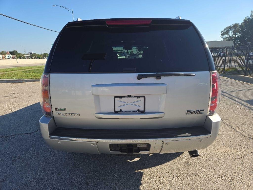 GMC Yukon Denali 4WD 2011