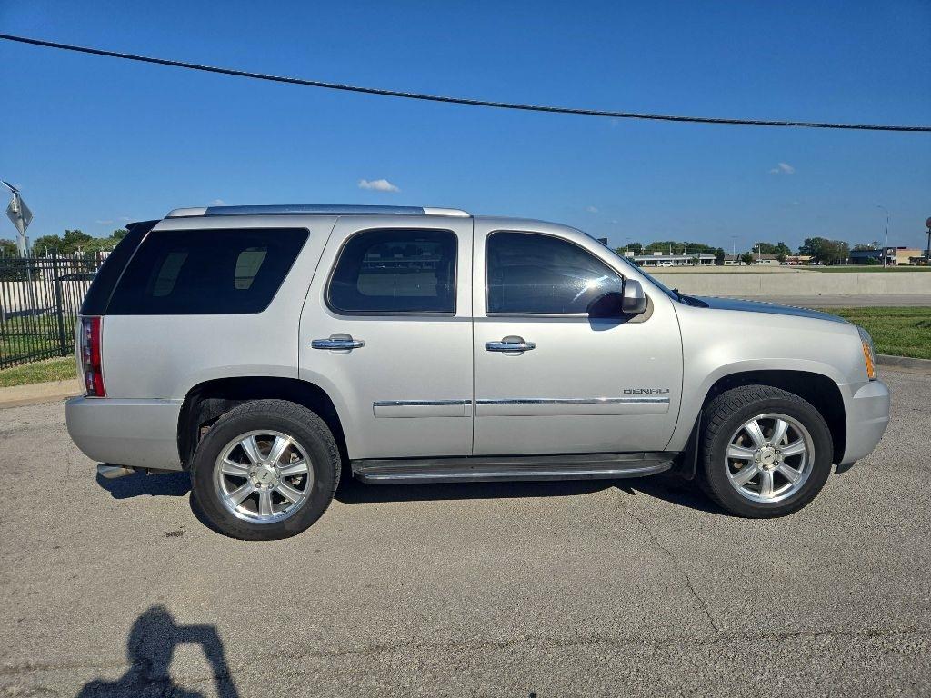 GMC Yukon Denali 4WD 2011