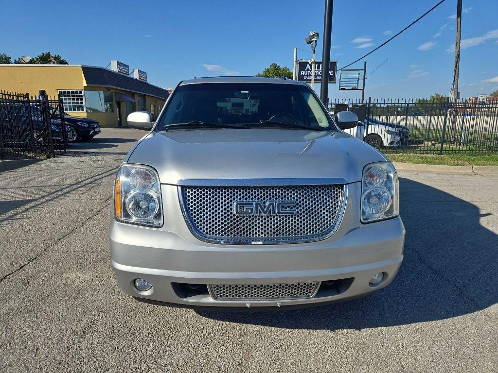 GMC Yukon Denali 4WD 2011