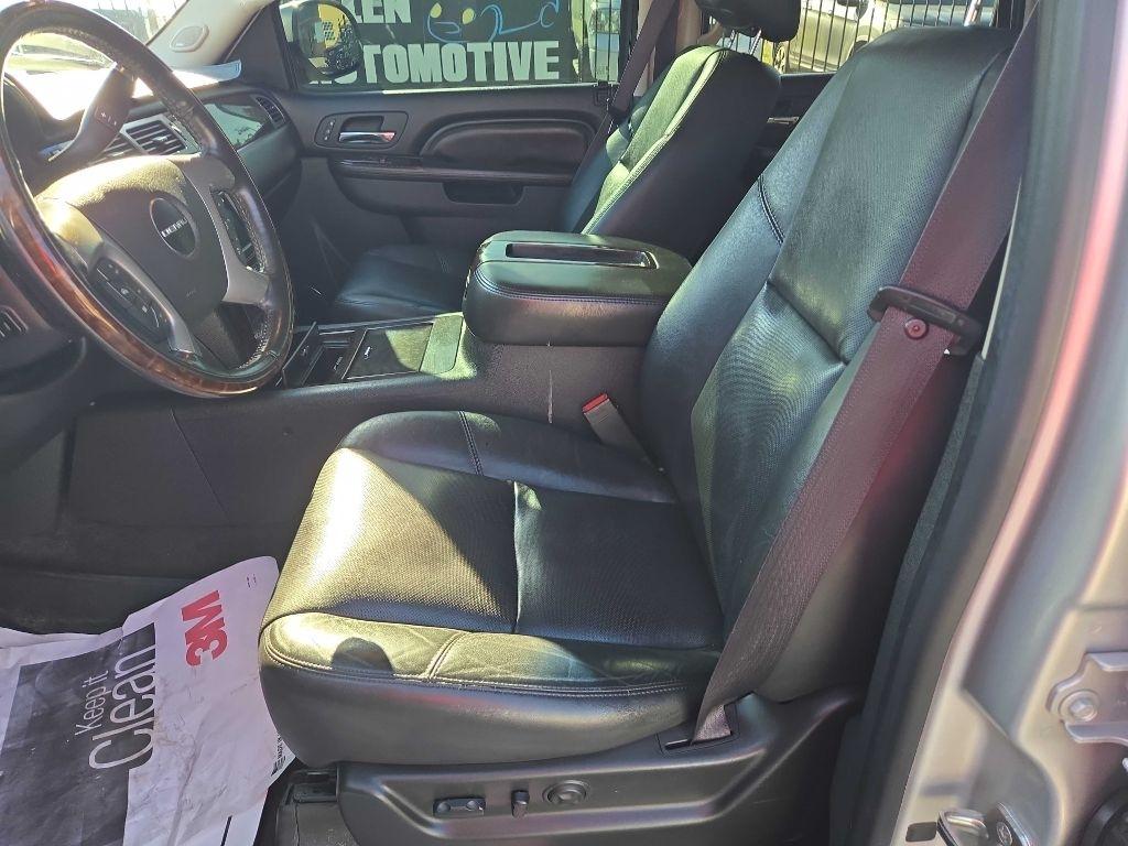 GMC Yukon Denali 4WD 2011