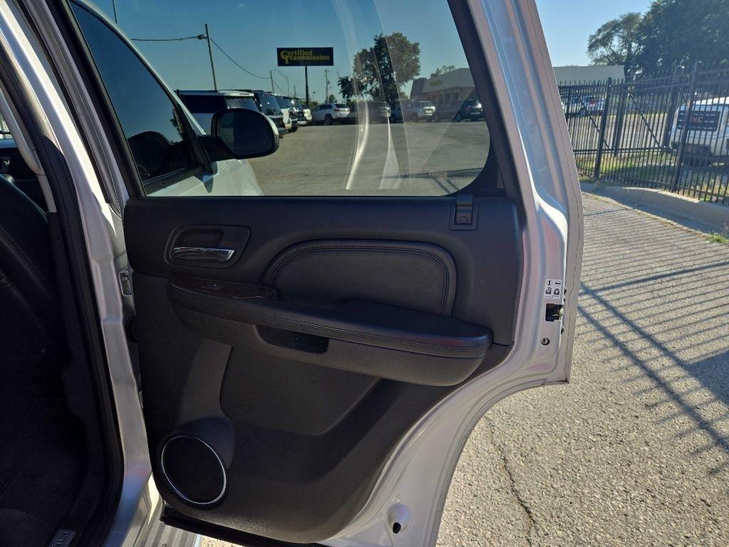 GMC Yukon Denali 4WD 2011