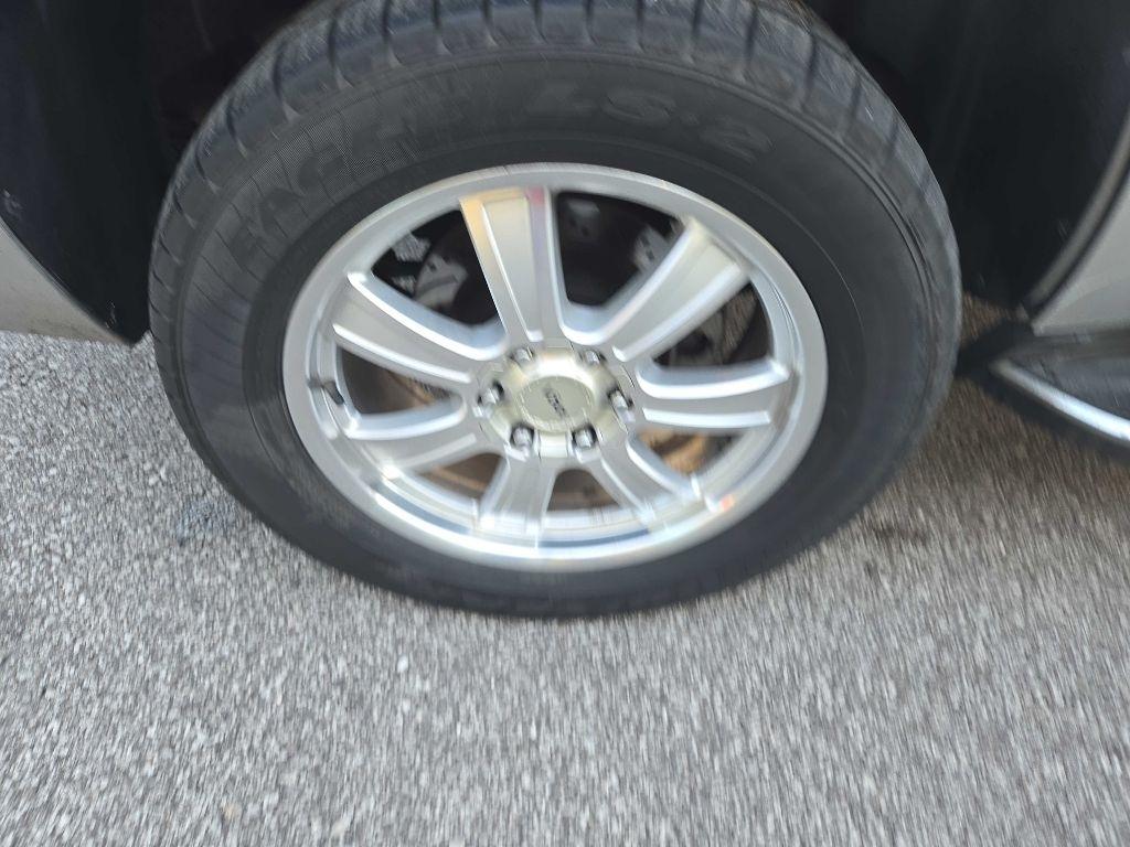 GMC Yukon Denali 4WD 2011