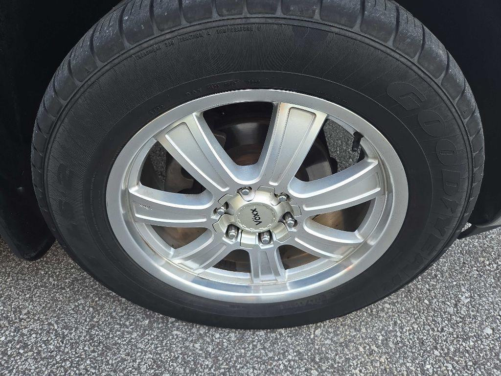 GMC Yukon Denali 4WD 2011