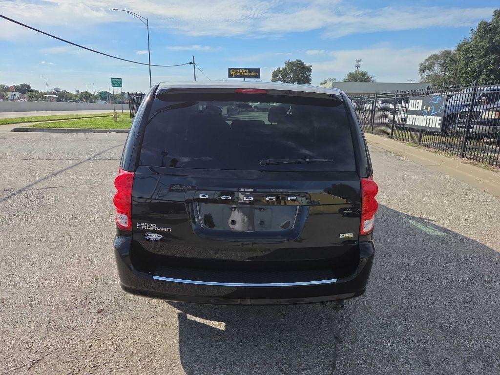 Dodge Grand Caravan photo 4