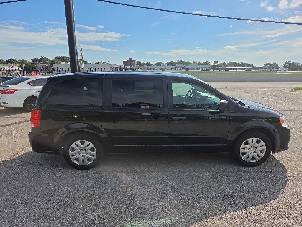 Dodge Grand Caravan photo 6