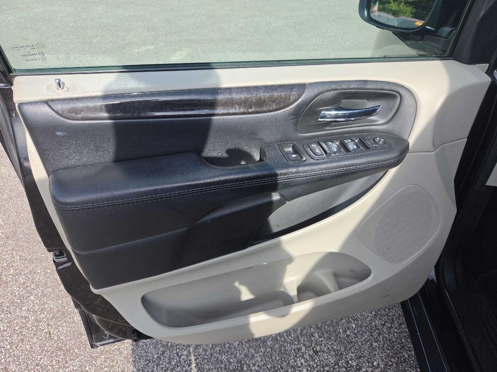 Dodge Grand Caravan photo 9