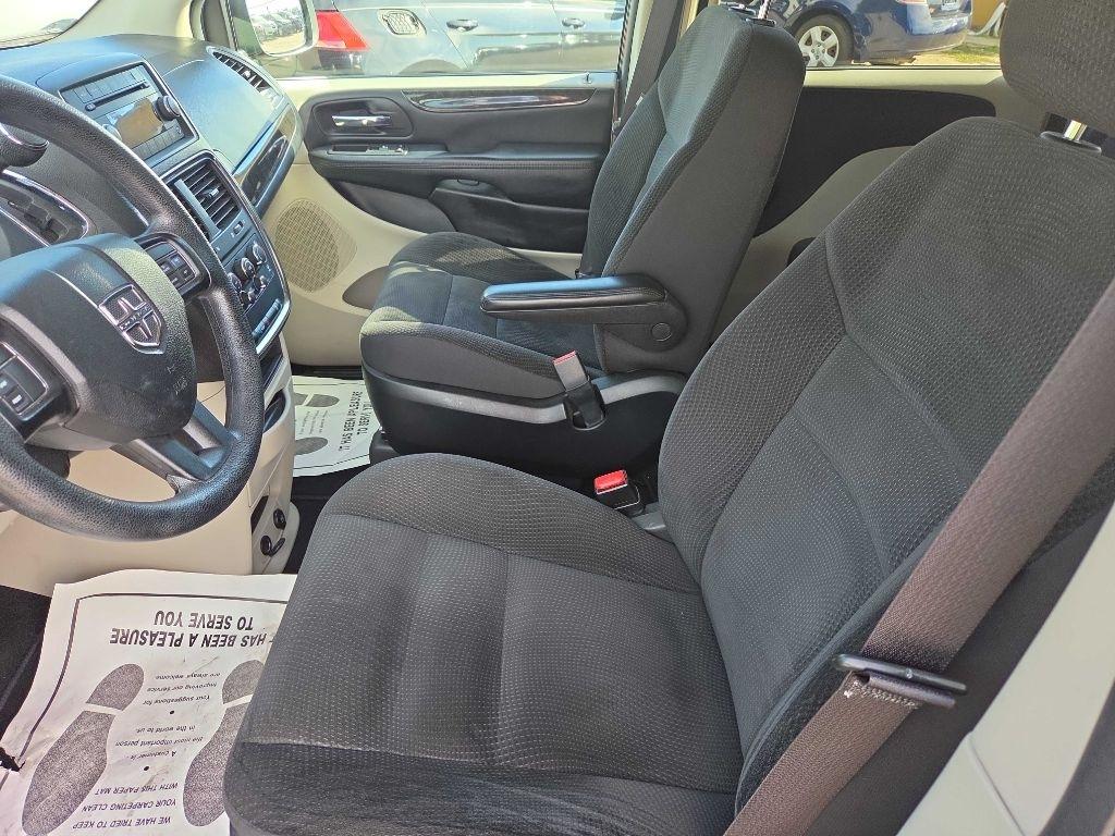 Dodge Grand Caravan photo 10