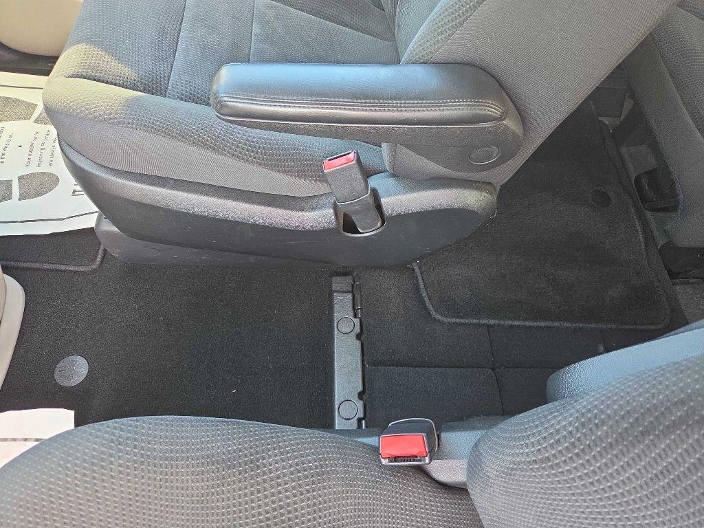Dodge Grand Caravan photo 13