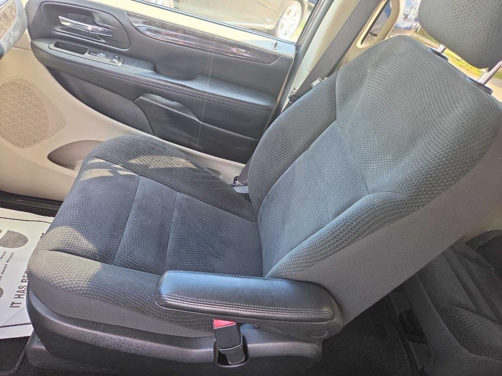 Dodge Grand Caravan photo 14