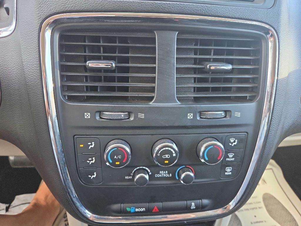 Dodge Grand Caravan photo 17