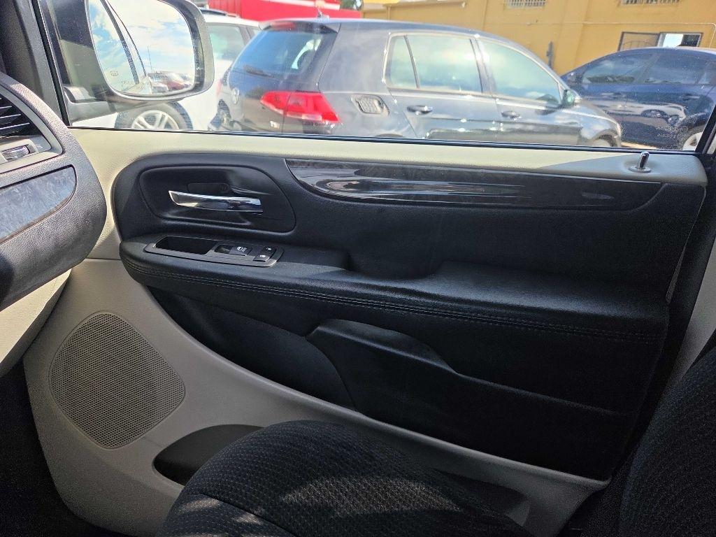Dodge Grand Caravan photo 23