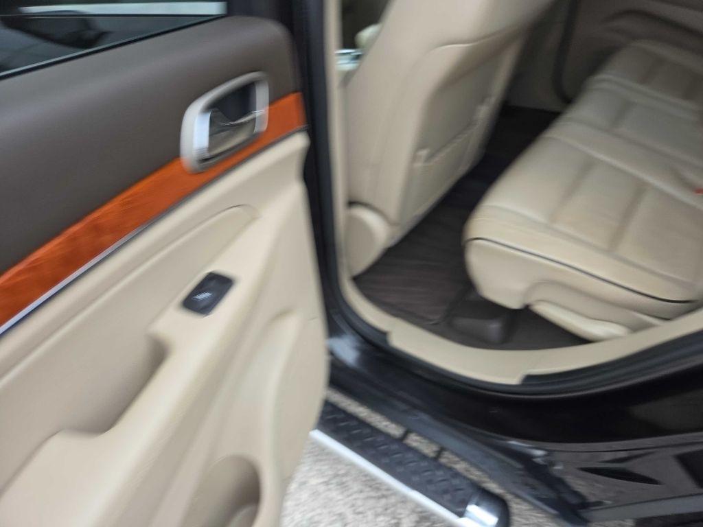 Jeep Grand Cherokee Overland 4WD 2013