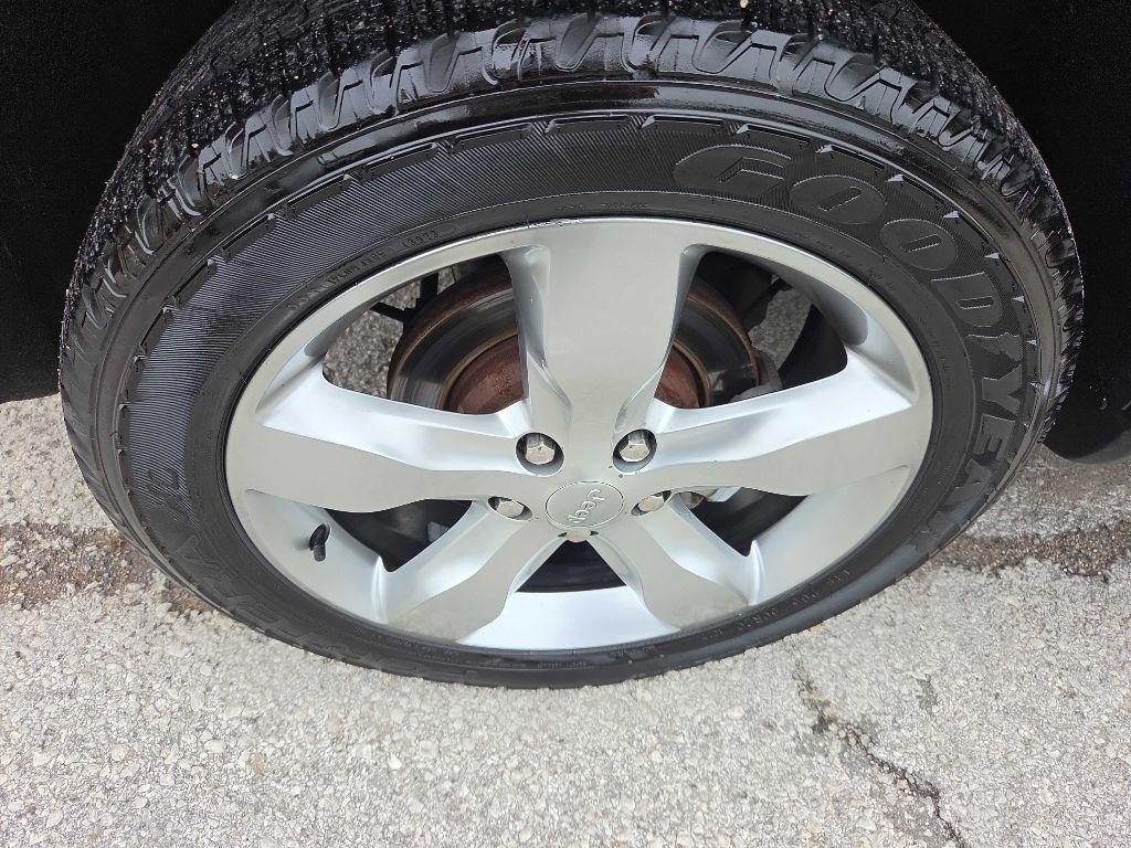 Jeep Grand Cherokee Overland 4WD 2013