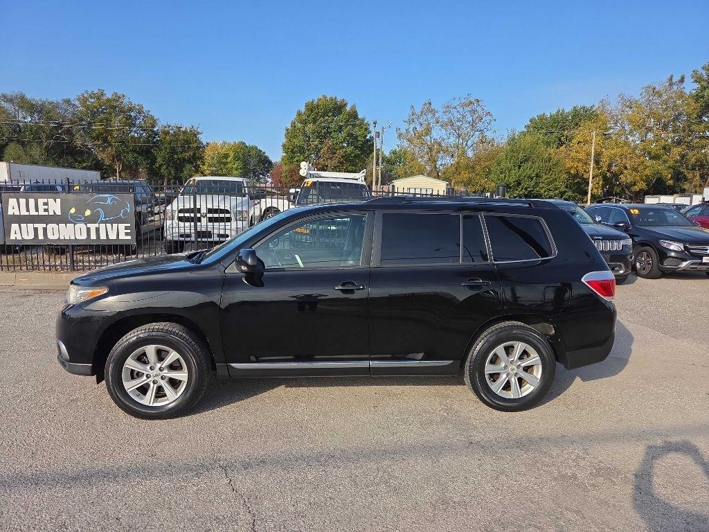 Toyota Highlander Base 4WD 2011