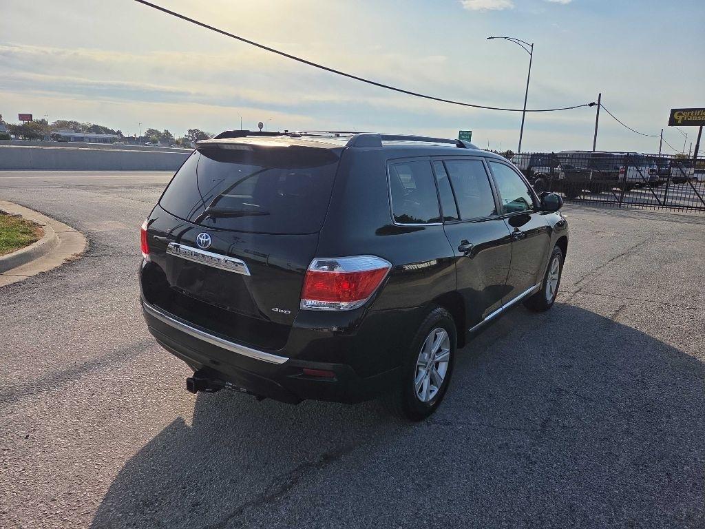 Toyota Highlander Base 4WD 2011