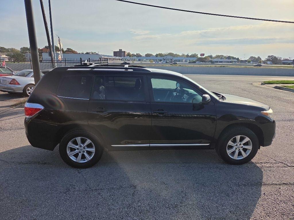 Toyota Highlander Base 4WD 2011