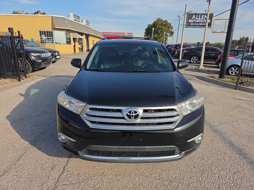 Toyota Highlander Base 4WD 2011