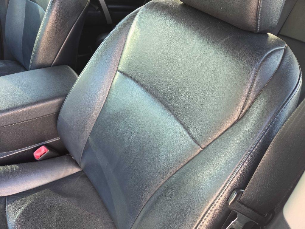 Toyota Highlander Base 4WD 2011